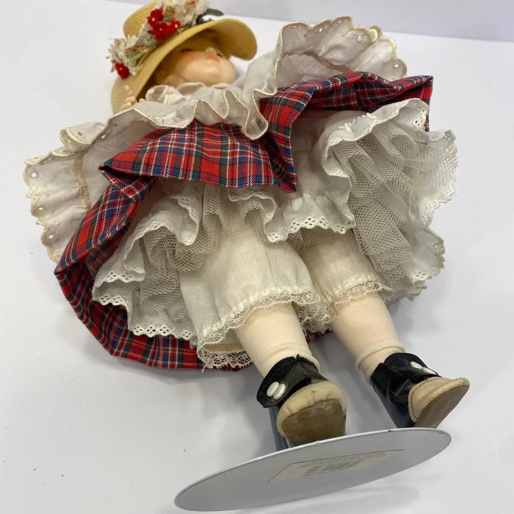Madame Alexander McGuffey Ana Doll Kids 13 in Red Plaid Vintage Style